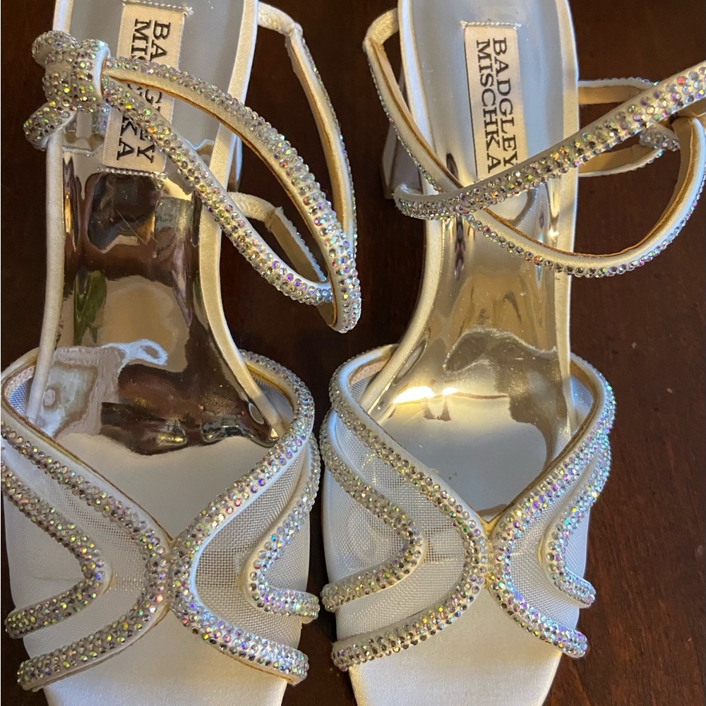 Shoes - Picture 5 of 6
